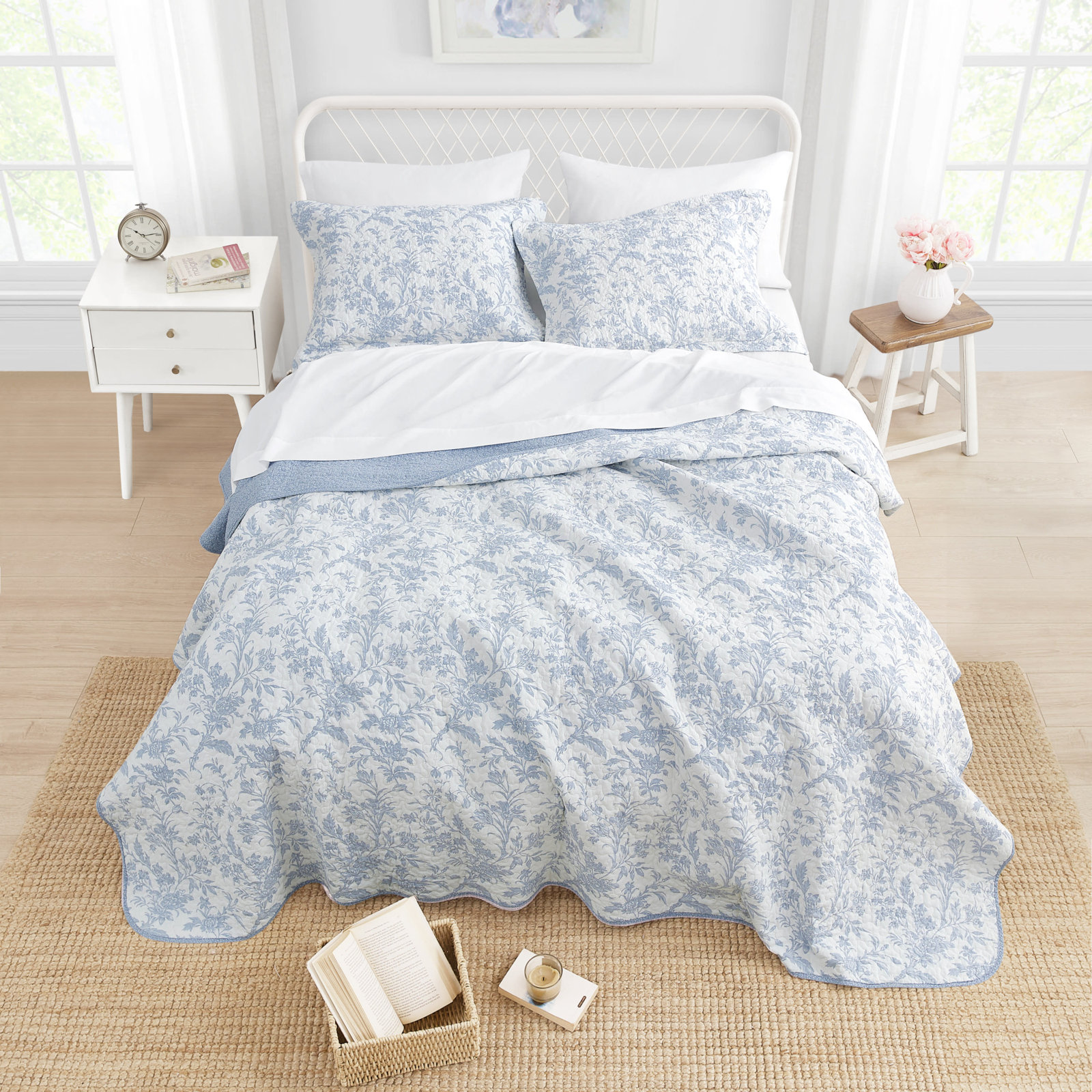 Laura Ashley Amberley Reversible Cotton Quilt Set, King Quilt + 2 Shams, Blue