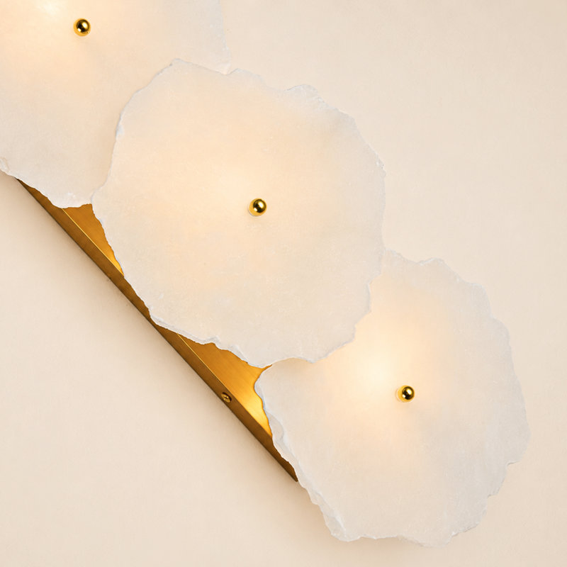 Stone Wallchiere, 3-Light