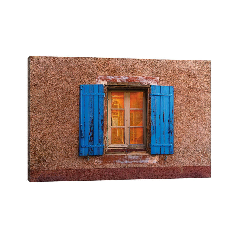 France, Provence, roussillon. Volets et mur bleu. par Jaynes Gallery - Photographie sur toile tendue
