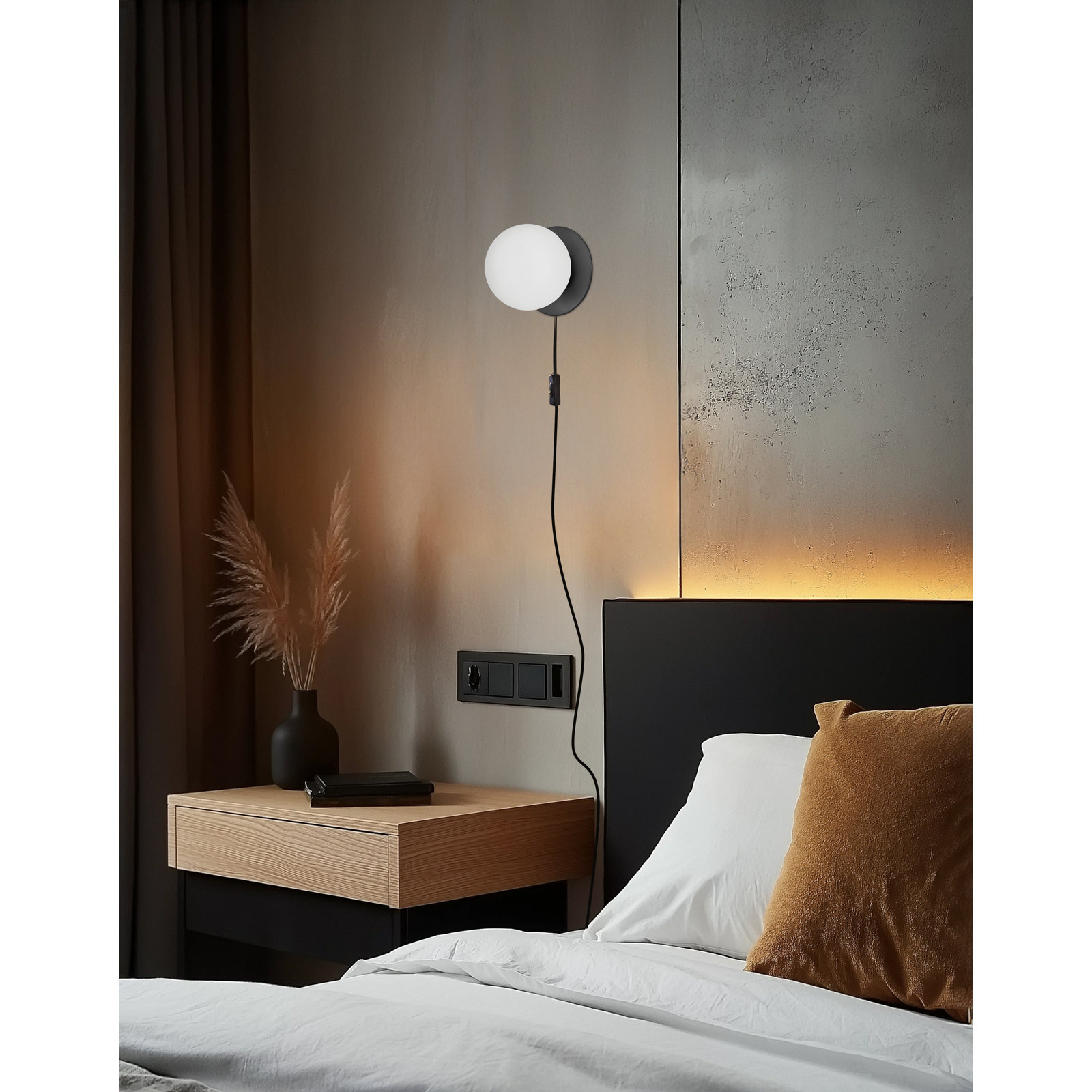 Exie Single Light Dimmable Plug-in Wallchiere