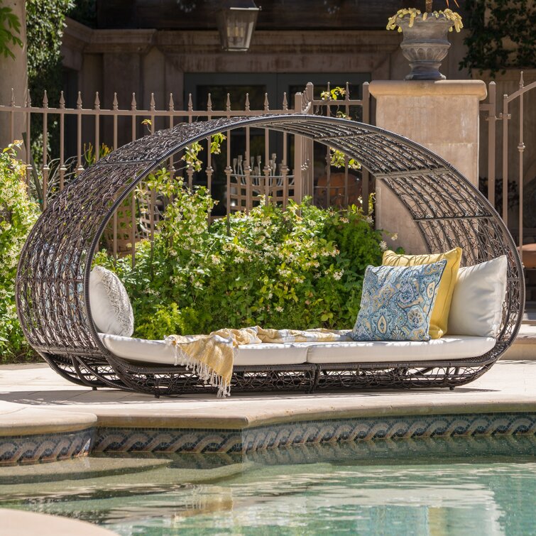 lavina outdoor patio daybed