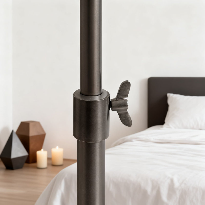 Table d'appoint sur pieds à hauteur réglable traditionnelle Angles, support à plante rond en métal rétro avec motif Sunburst en relief pour utilisation comme table de chevet ou table d'appoint