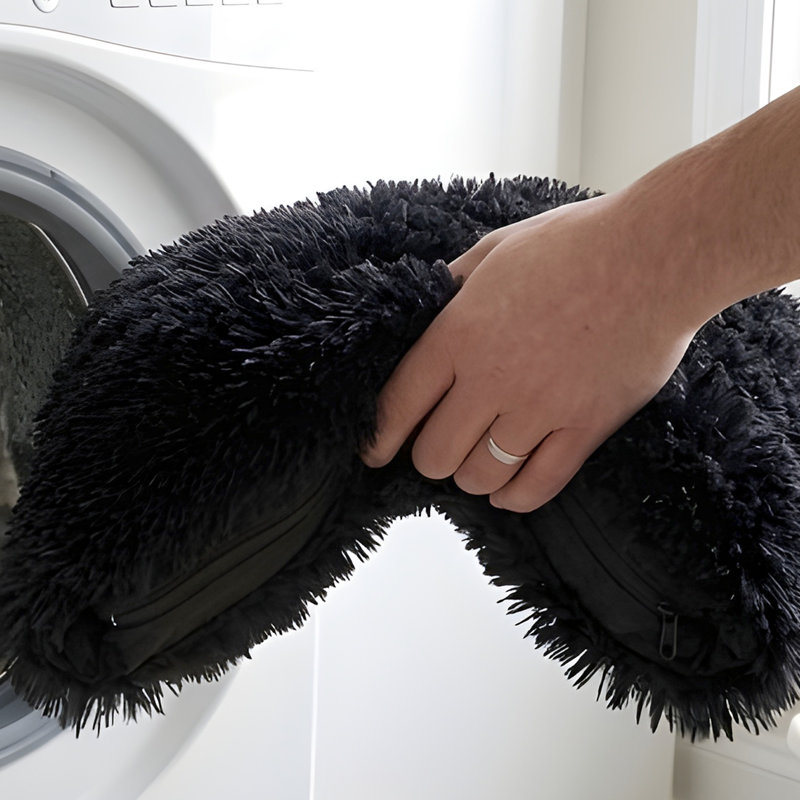 Down Alternative Plush Pillow, Black