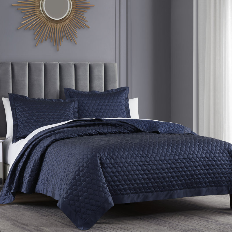High Shine Satin Quatrefoil Modern Contemporary 3 Piece Quilt Set, Navy, Queen Quilt + 2 Standard Shams