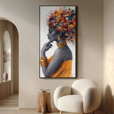 Très grand art mural imprimé sur tissu - Portrait de femme africaine élégante avec des cheveux éclatants et colorés et des bijoux en or pour un décor de luxe moderne pour le salon ou la chambre à coucher - «Assemblage requis du cadre (cadre non fini)»