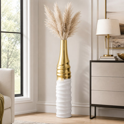 Élégant vase de plancher en céramique sculpté