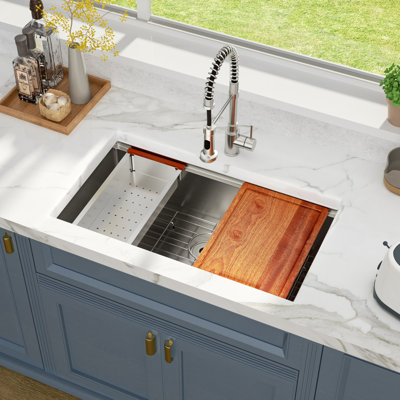 Évier de cuisine encastré 33 po à cuve simple en acier inoxydable de calibre 16 avec accessoires