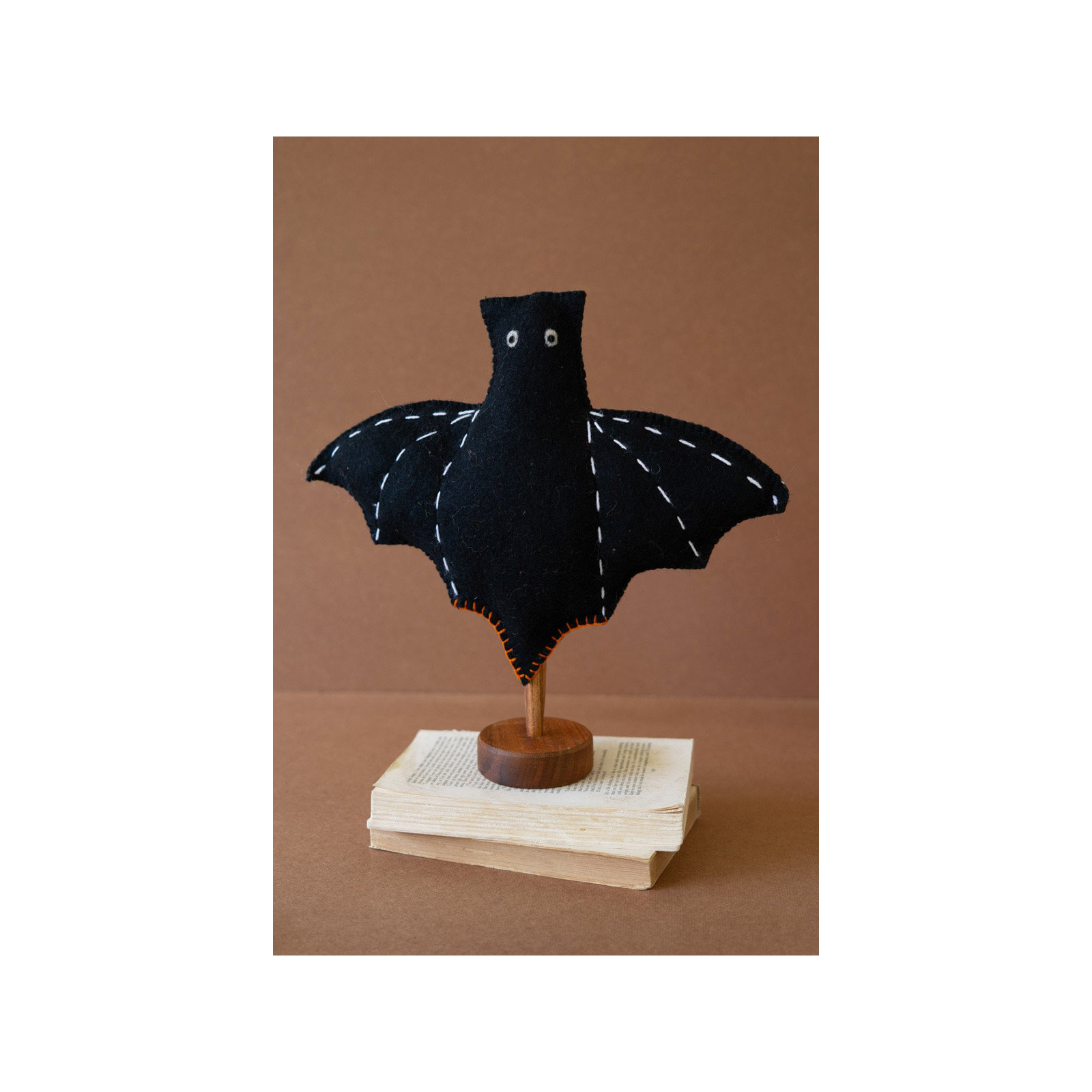 FELT HALLOWEEN BAT ON A BASE