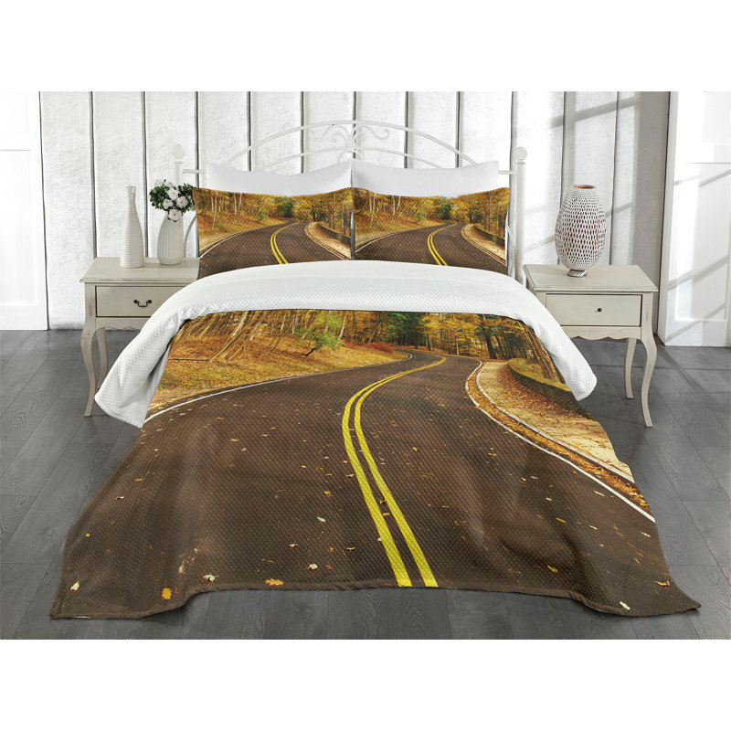 White Quilted Queen Bedspread Set with Pillow Shams