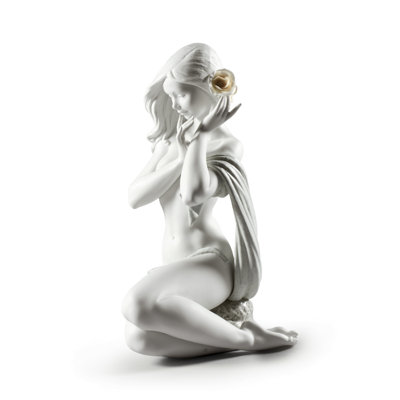 Figurine subtile au clair de lune