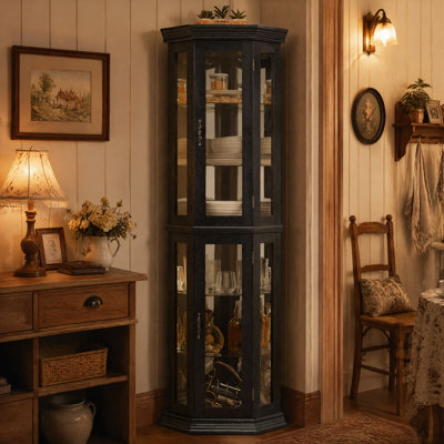 Armoire vitrée d'angle éclairée en cerisier foncé, présentoir sculpté avec tablettes réglables en verre et éclairage intégré