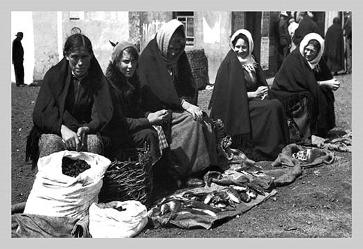 « aran island fish femme, irlande », reproduction de photo, H 24 po x l 36 po x P 1,5 po