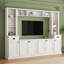 Meuble audio-vidéo tendance avec pont supérieur réglable et grand rangement pour téléviseur de 75 po, console contemporaine blanche, généreuse-84603012