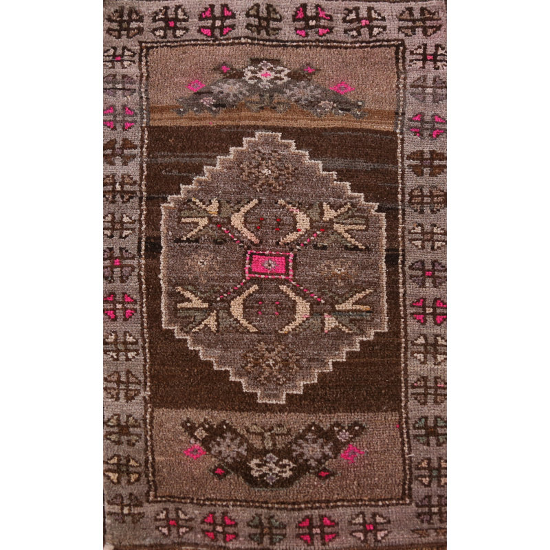 Tapis brun brun à motif géométrique de vestibule Anatolian