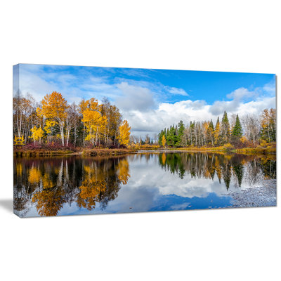 «Nice Autumn Trees with Forest Lake», reproduction de photo sur toile tendue