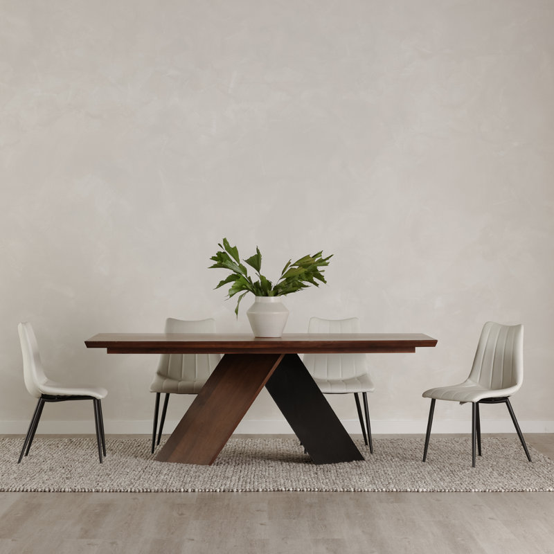 Axio Dining Table