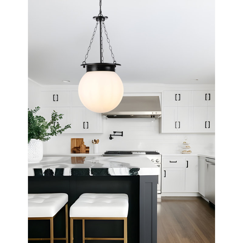 Luminaire suspendu 1 lumière avec globe en verre opale et chaîne décorative noir mat