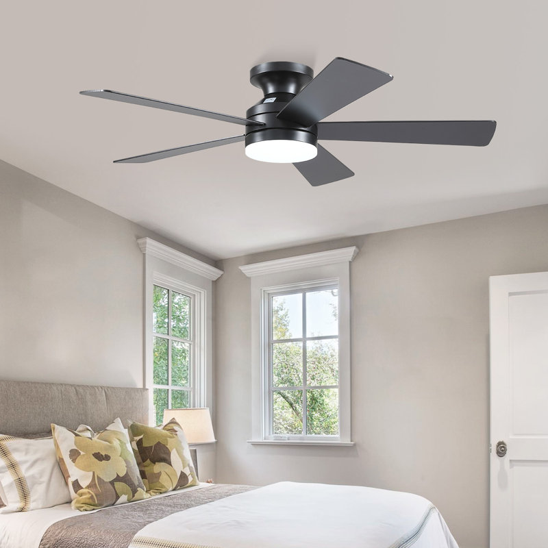 Ventilateur de plafond à profil bas de 46 po avec télécommande / télécommande, Noir