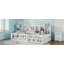 Base de lit plateforme en bois avec barrière de sécurité, tablettes de rangement latérales-404126052-404126054