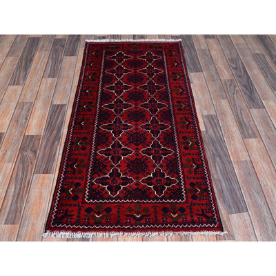 Tapis oriental rouge noué à la main 2 pi 3 po x 4 pi 8 po, motif afghan Khamyab avec motif géométrique, laine pure, colorants naturels