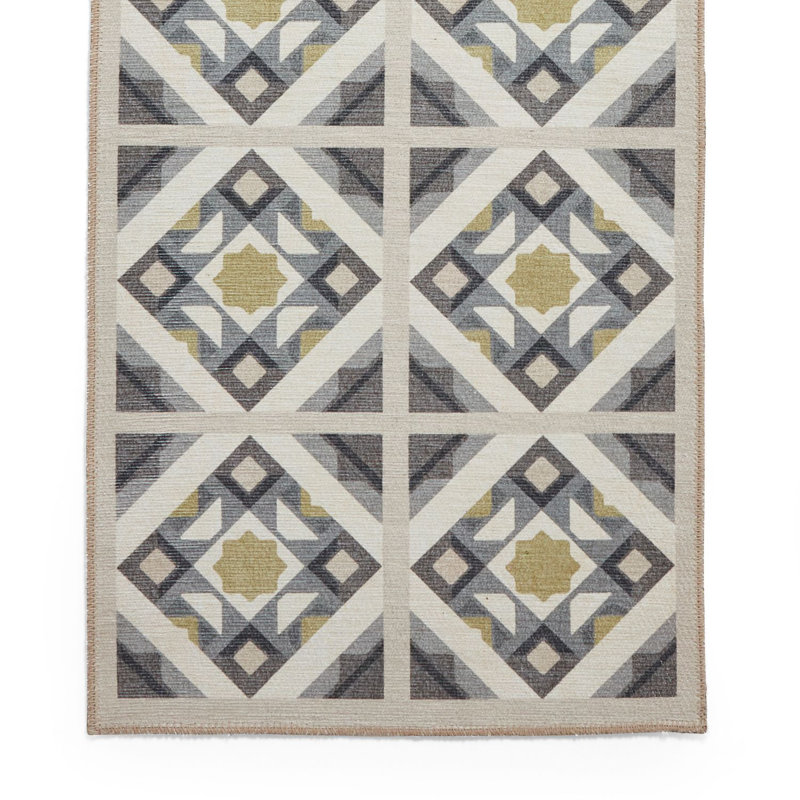 Victoria Machine Woven Area Rug, Rectangle 2'5" x 4'11"