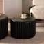 Ensemble de tables basses rondes festonnées noires