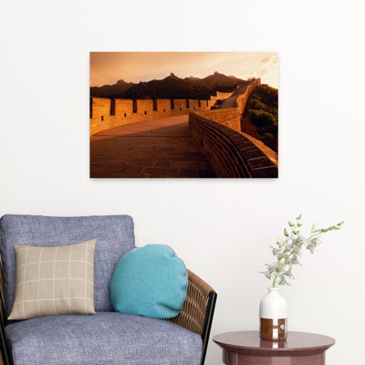 Mur fortifié traversant des montagnes, grande muraille de Chine, Chine, architecture contemporaine abstraite, art du paysage