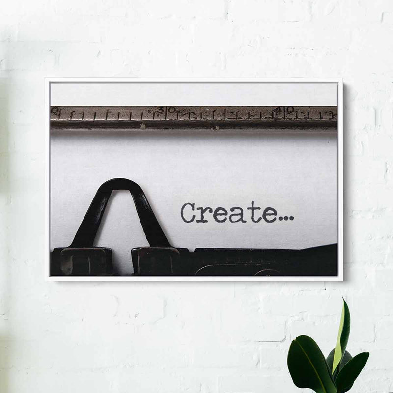 "Floraidh White Typewriter", art textuel sur toile, Cadre blanc, H 30 po x l 40 po x P 1,25 po