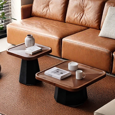 Solid wood coffee table with retro design