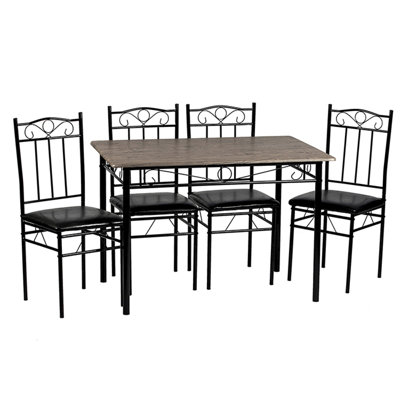 Ensemble repas pour quatre personnes