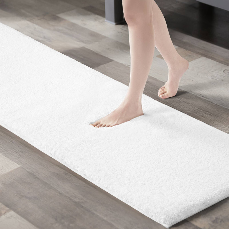 Tapis pour salle de bain Marshmallow, L 72 po x l 24 po, Blanc