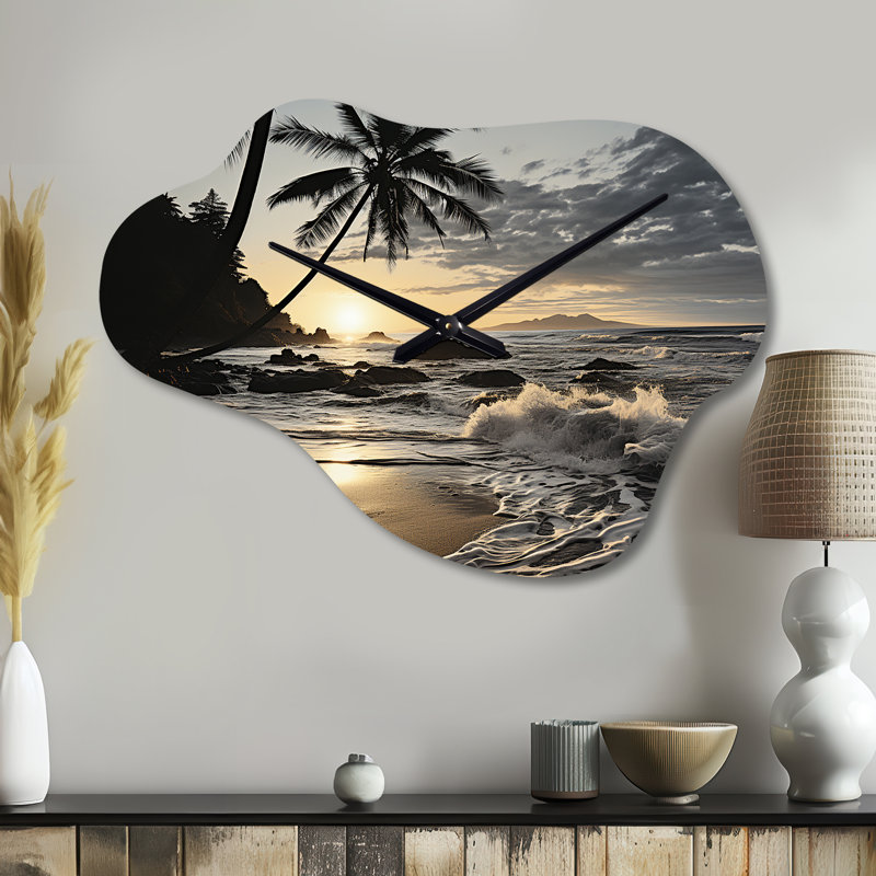 Beach Photo Tropical Escape IV - Horloge murale en métal avec plage asymétrique, Grand