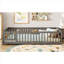 Grand lit plateforme en bois de pin pour enfants avec garde-corps de sécurité et porte d'entrée, grain de bois gris classique