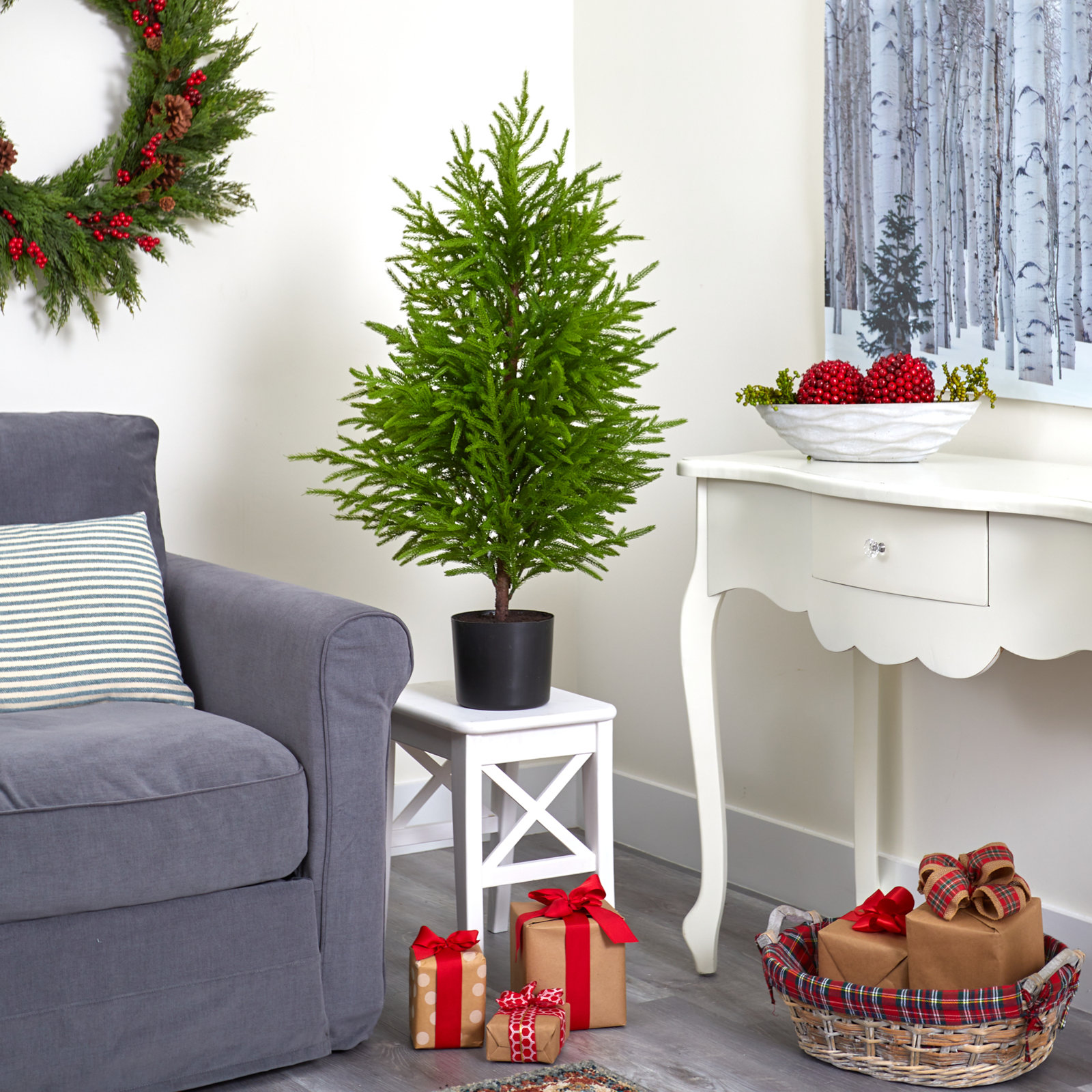 Artificial Christmas Tree, 4' H