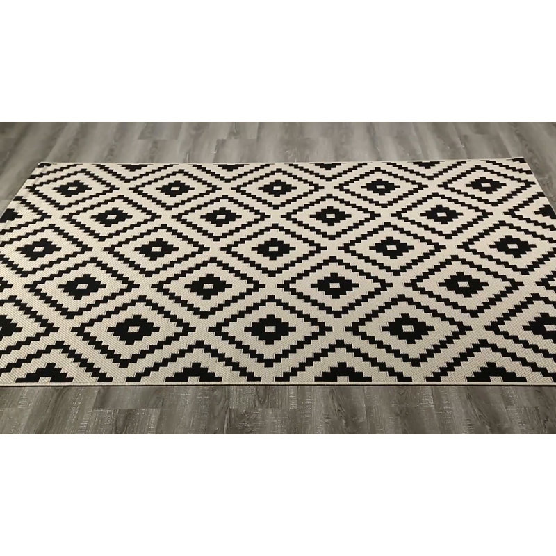 Black and Beige Geometric Diamond Trellis Indoor/Outdoor Area Rug