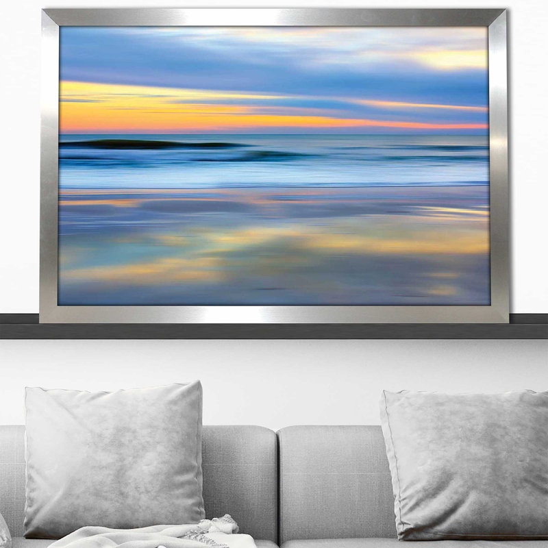 Coucher de soleil pastel par Danita Delimont - photographie, H 21,5 po x l 27,5 po x P 0,75 po, Encadrement argenté