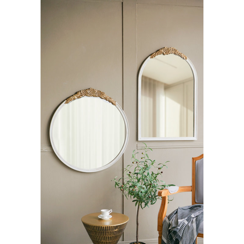 Miroir mural rond blanc et doré avec écusson floral French Country