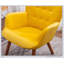 Fauteuil d'appoint capitonné en velours soyeux avec repose-pieds Leiria, jaune, pour des sièges élégants et confortables-2039531721
