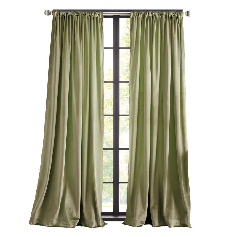 Paire de rideaux en velours vert 50 x 84 Martha Stewart, L 50 po x L 84 po, Vert