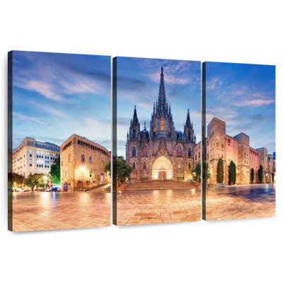 Nicci Cathedral Of Barcelona