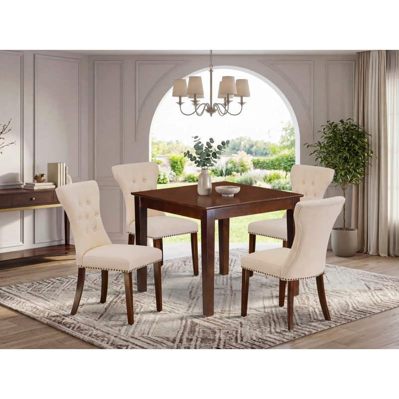 Ensemble de 5 pièces pour coin-repas pour 4 personnes comprenant une table de salle à manger carrée et 4 chaises de salle à manger Parson en tissu beige clair et acajou