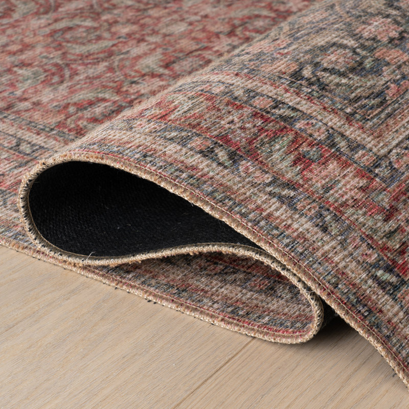 Ismara Traditional Medallion Area Rug, Rectangle 4' x 6', Red