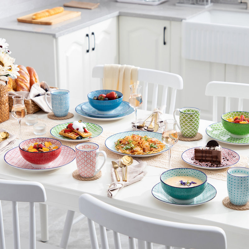 Macaron 16 Piece Porcelain China Dinnerware Set - Service for 4