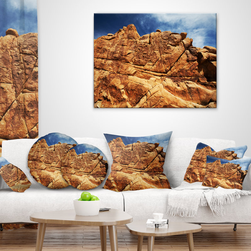 Coussin Rocky Terrain Under Blue Sky, 16 po x 1 po, Coussin décoratif