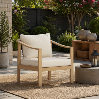 Fauteuil club de patio en bois d'acacia, siège de 26,38 po de profondeur avec coussin moelleux, dossier en lattes de bois, convient aux porches, jardins, arrière-cours et balcons (teck clair + coussin crème)