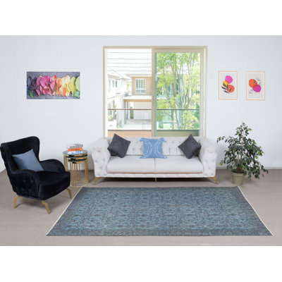 Tapis turc contemporain fait à la main de couleur bleue 5,3 x 9,5 pi avec motif floral
