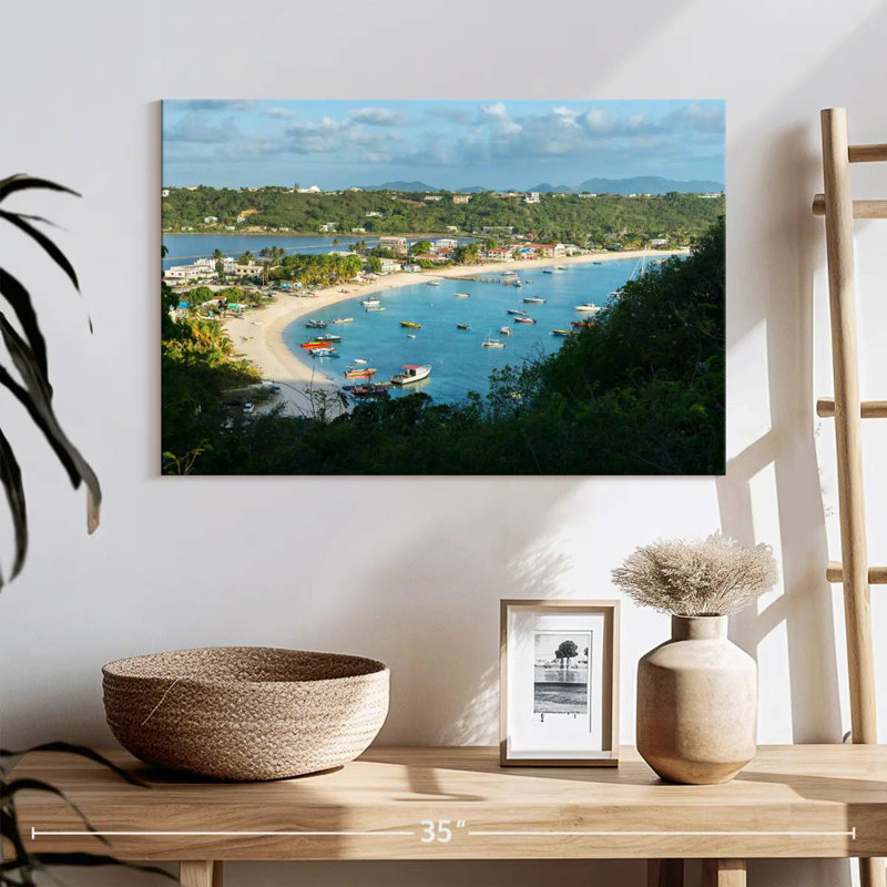 Busy Anguilla Bay, H 16 po x l 24 po