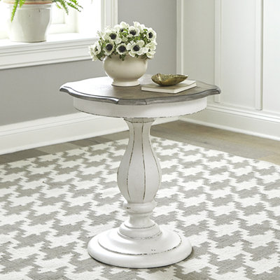 Colchester 25'' Round Accent Table