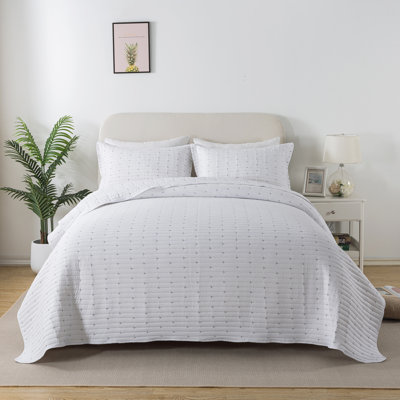 HoneiLife Queen Size 3‑Piece White‑Background Gray Cross‑Striped Blended Fabric Quilt Set, Quilted Bedspread Bedding Set with Matching Pillow Shams