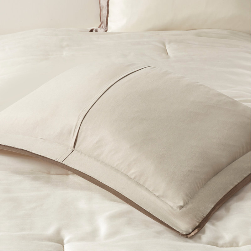 Ensemble d'édredon 7 pièces en taupe / brun pour très grand lit, hypoallergénique et facile à entretenir